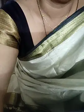 Snapshot of laxmitelugu78 chatting on 31, 10, 2025 laxmitelugu78 online show from 31, 10, 2025