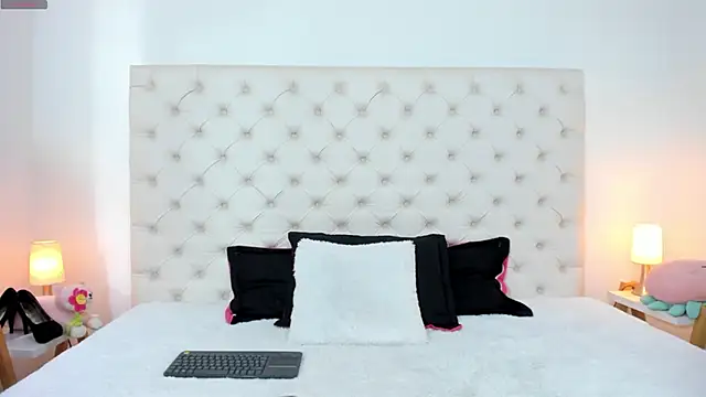 esmeralda06 online show from 18, 3, 2025