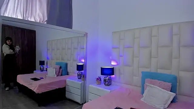 Ariana rouse online show from 29, 11, 2025