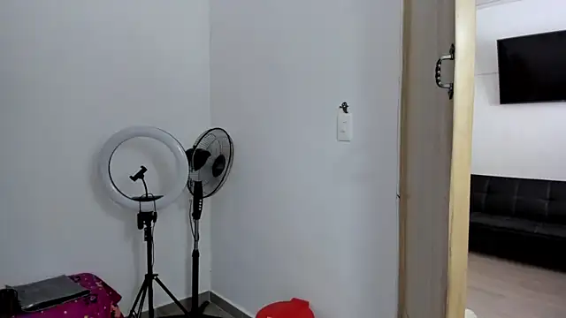 Ariana rouse online show from 6, 1, 2026