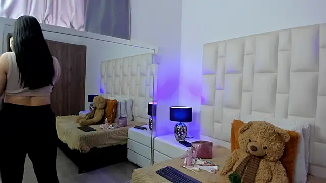 Ariana rouse online show from 6, 4, 2026