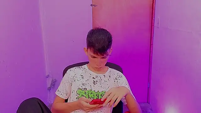 Snapshot of Alexxx_lov chatting on 27, 2, 2026 Alexxx lov online show from 27, 2, 2026