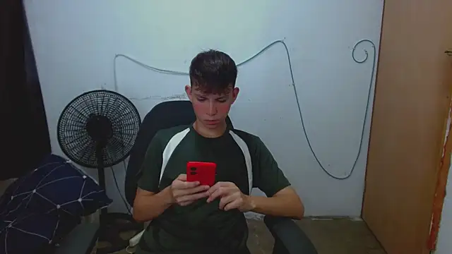 Alexxx lov online show from 10, 4, 2026