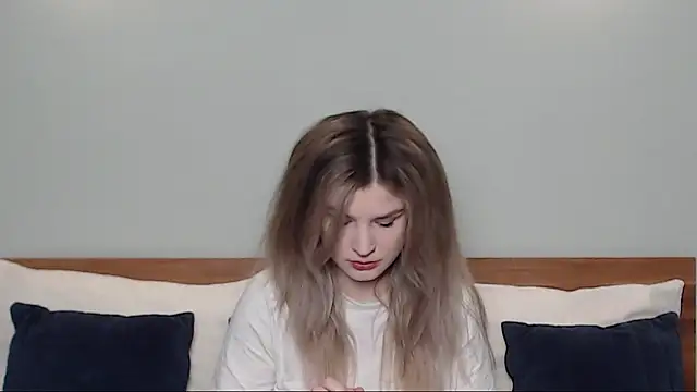 Chloe Addison online show from 16, 2, 2025