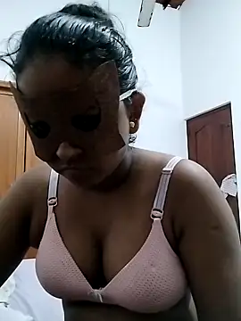 DiluQueen online show from 25, 2, 2025