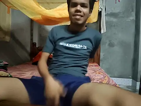 Snapshot of HomeCum chatting on 11, 11, 2025 HomeCum online show from 11, 11, 2025