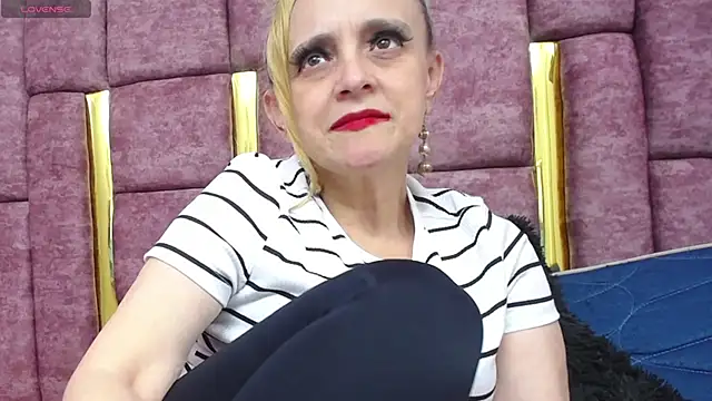 VICTORIAHANK  online show from 17, 3, 2026