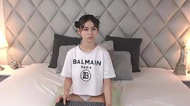 LalyCastro online show from 8, 2, 2025