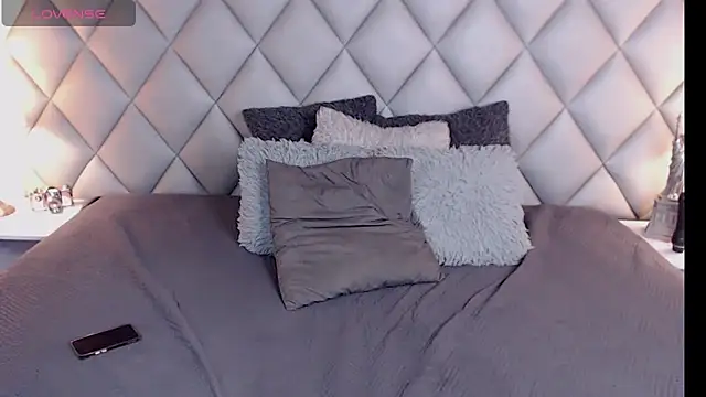 LalyCastro online show from 9, 3, 2025