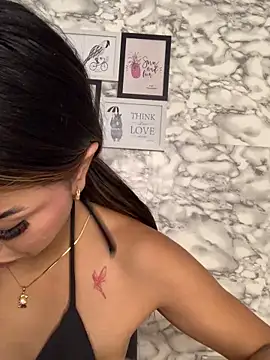 Miss karol online show from 4, 4, 2026