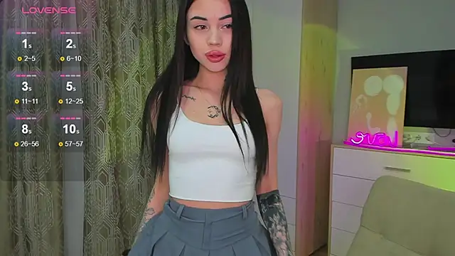  dkny  online show from 4, 2, 2026