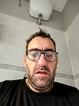 Snapshot of Hardasanut chatting on 15, 10, 2025 Hardasanut online show from 15, 10, 2025