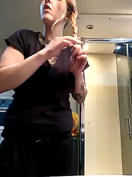 Snapshot of Astrid-Gilbert chatting on 19, 2, 2025 Astrid-Gilbert online show from 19, 2, 2025