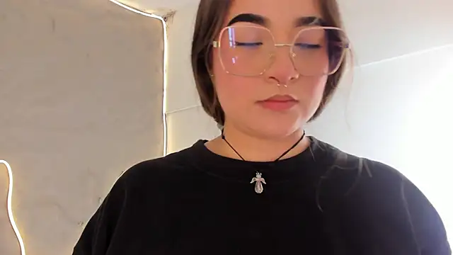 Shanntal  online show from 25, 2, 2026