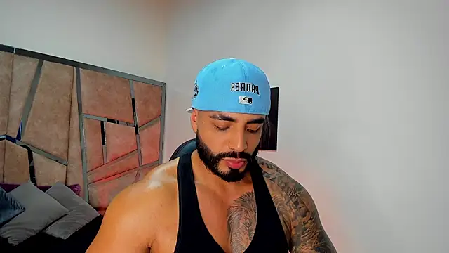 Snapshot of LeandroRusso chatting on 6, 3, 2025 LeandroRusso online show from 6, 3, 2025