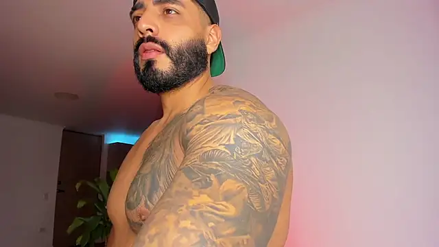 Snapshot of LeandroRusso chatting on 18, 3, 2025 LeandroRusso online show from 18, 3, 2025