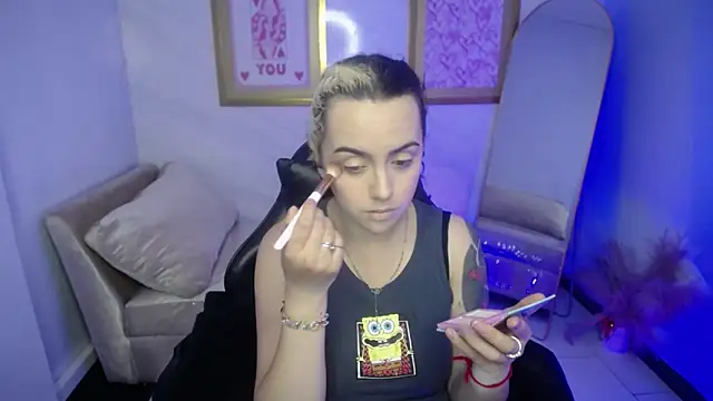 Hela v online show from 7, 11, 2025