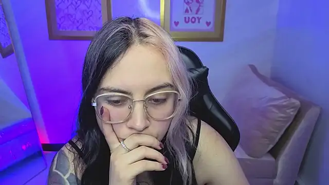 Snapshot of Hela_v chatting on 17, 1, 2026 Hela v online show from 17, 1, 2026