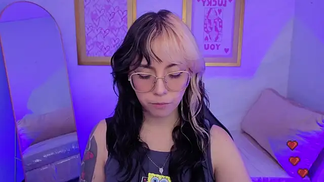 Snapshot of Hela_v chatting on 17, 2, 2026 Hela v online show from 17, 2, 2026