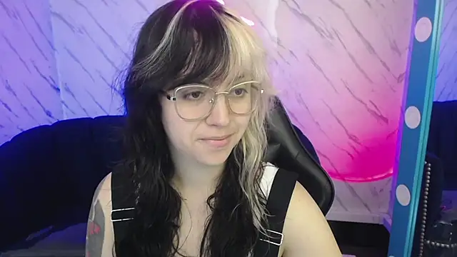 Snapshot of Hela_v chatting on 21, 2, 2026 Hela v online show from 21, 2, 2026