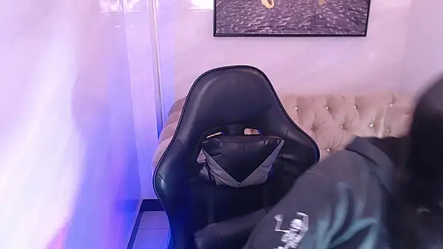 Snapshot of Hela_v chatting on 3, 3, 2026 Hela v online show from 3, 3, 2026