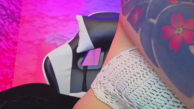 Snapshot of Hela_v chatting on 22, 3, 2026 Hela v online show from 22, 3, 2026