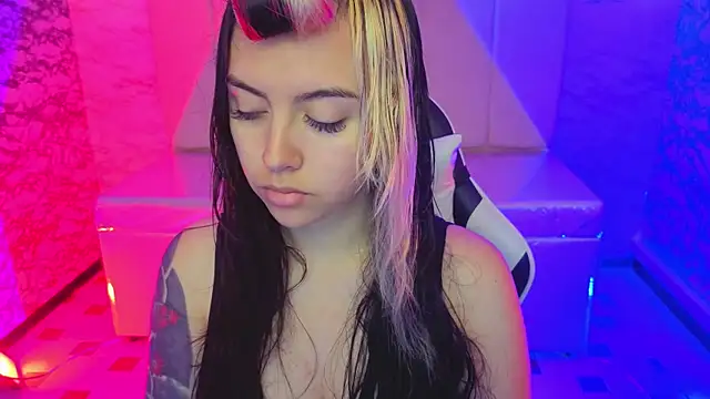 Snapshot of Hela_v chatting on 23, 3, 2026 Hela v online show from 23, 3, 2026