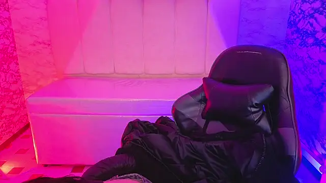 Snapshot of Hela_v chatting on 25, 3, 2026 Hela v online show from 25, 3, 2026