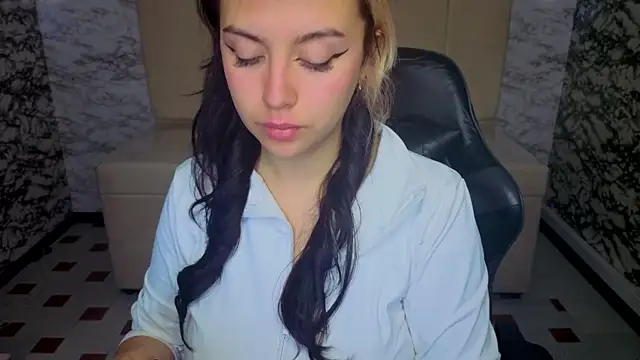 Snapshot of Hela_v chatting on 9, 4, 2026 Hela v online show from 9, 4, 2026