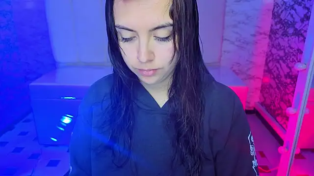 Snapshot of Hela_v chatting on 15, 4, 2026 Hela v online show from 15, 4, 2026