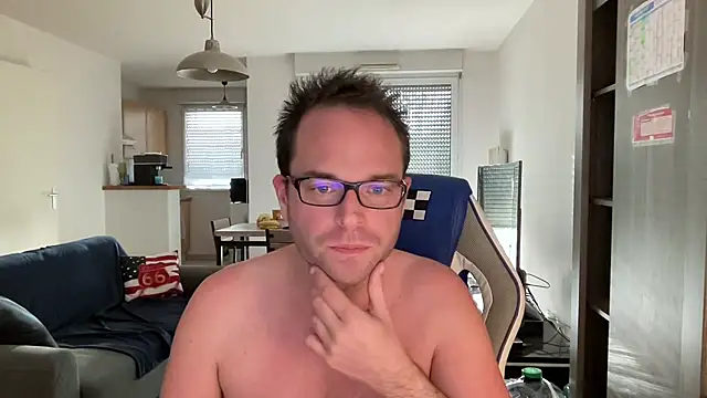 Snapshot of Funnyjul31 chatting on 4, 3, 2025 Funnyjul31 online show from 4, 3, 2025