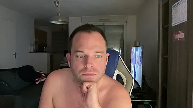 Snapshot of Funnyjul31 chatting on 8, 3, 2025 Funnyjul31 online show from 8, 3, 2025