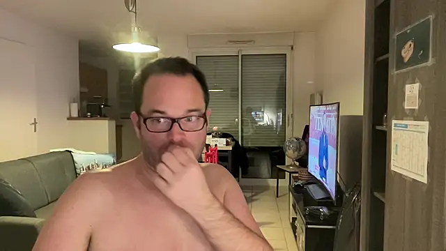 Snapshot of Funnyjul31 chatting on 3, 2, 2026 Funnyjul31 online show from 3, 2, 2026