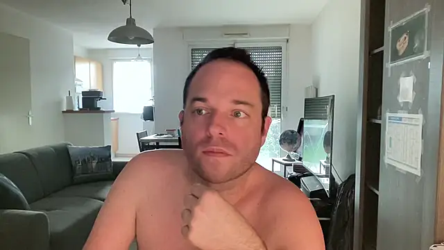 Snapshot of Funnyjul31 chatting on 6, 2, 2026 Funnyjul31 online show from 6, 2, 2026