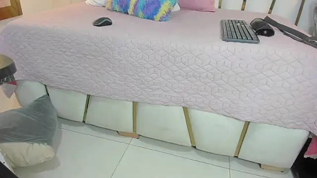 violet gray  online show from 8, 2, 2025