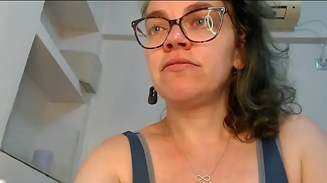 Snapshot of Ju-Hot chatting on 7, 5, 2026 Ju-Hot online show from 7, 5, 2026