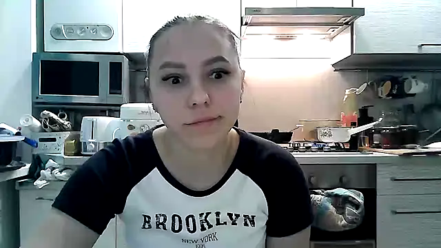 Misssweet s online show from 4, 2, 2025