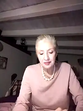 divinaerotica online show from 28, 2, 2026