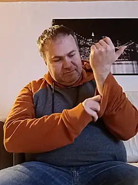 Snapshot of Pourleplasirs chatting on 9, 3, 2025 Pourleplasirs online show from 9, 3, 2025