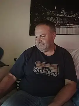Snapshot of Pourleplasirs chatting on 2, 6, 2026 Pourleplasirs online show from 2, 6, 2026