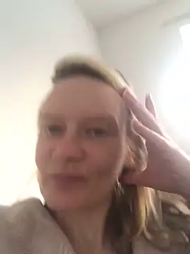 blondey206 online show from 10, 3, 2025