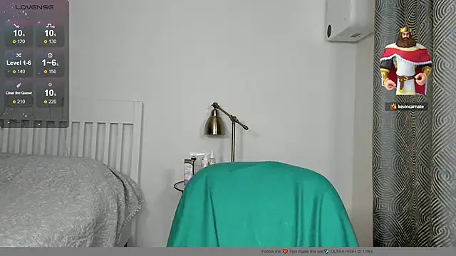 Snapshot of Hustle_Babyy chatting on 11, 9, 2025 Hustle Babyy online show from 11, 9, 2025