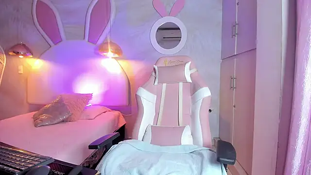 NAUGHTY ALANA  online show from 17, 2, 2025