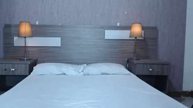 Liiamthompson online show from 20, 9, 2025