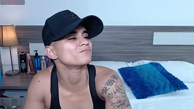 Liiamthompson online show from 17, 12, 2025