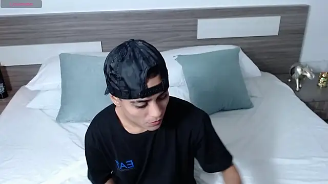 Liiamthompson online show from 1, 4, 2026