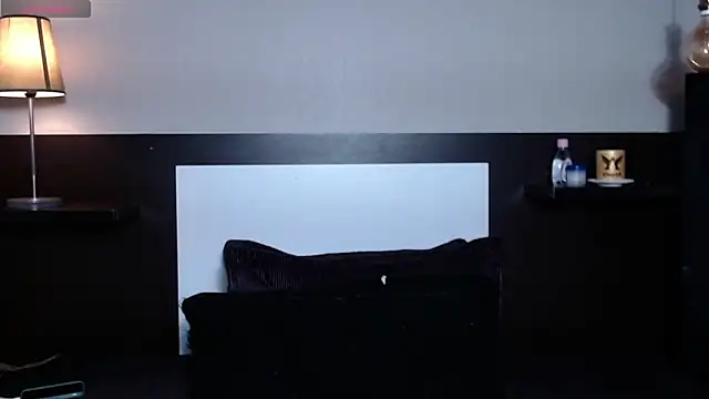 Liiamthompson online show from 11, 4, 2026