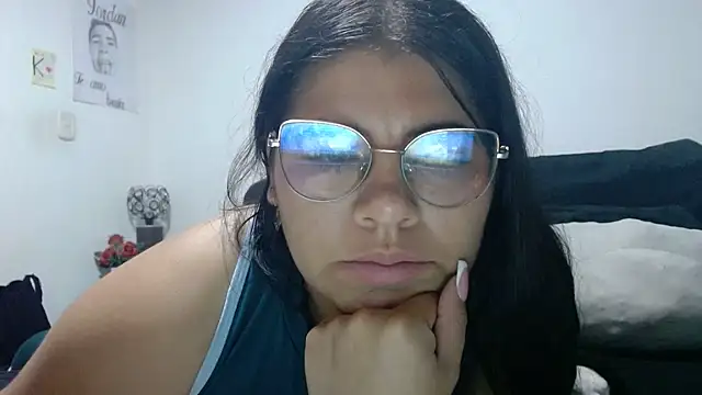 Snapshot of viccky_vick chatting on 15, 6, 2026 viccky vick online show from 15, 6, 2026