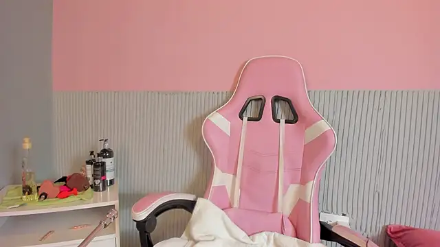 yeikafoxy online show from 27, 3, 2026