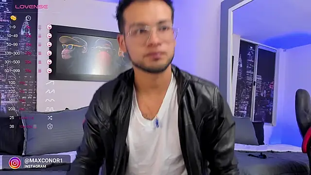 Max Conor1 online show from 3, 2, 2025